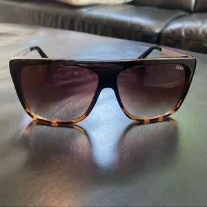 SOLD - Quay sunglasses